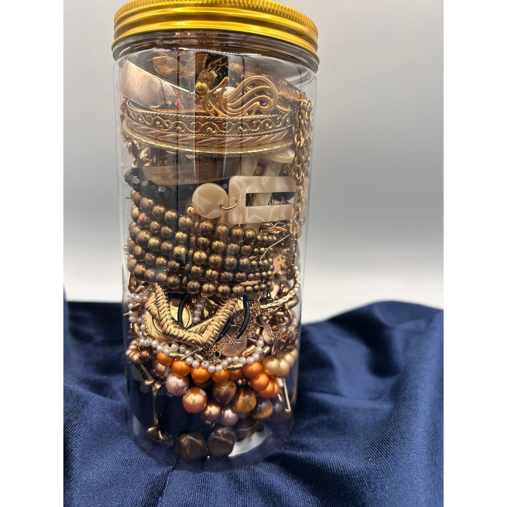 FALL PREMIUM GOLDTONE JEWELRY MYSTERY JAR WEARABLE OVER 100+ PIECES 2.3 LBS